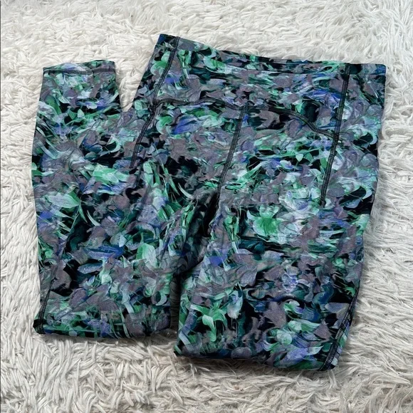 Lululemon Swift Speed High Rise Tight 25"
Rapid Flourish Multi - Picture 1 of 6